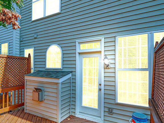 2nd image of 4610 Kirkland Pl