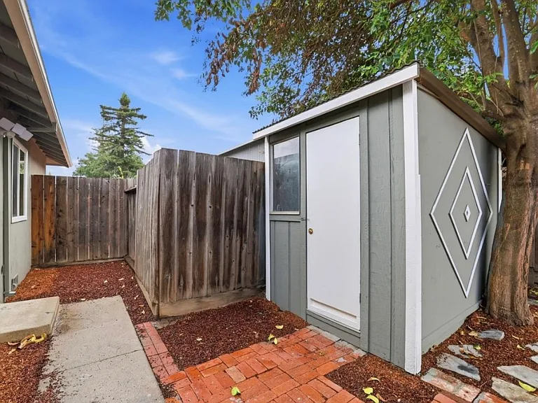 1072 Arroyo Seco Dr — Photo 21