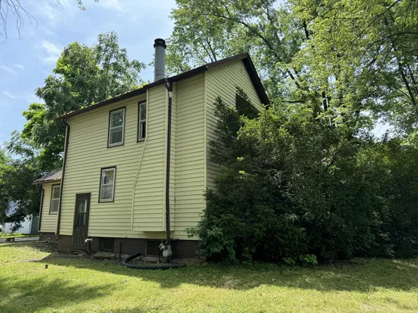211 N 5th St, Chatsworth, IL 60921