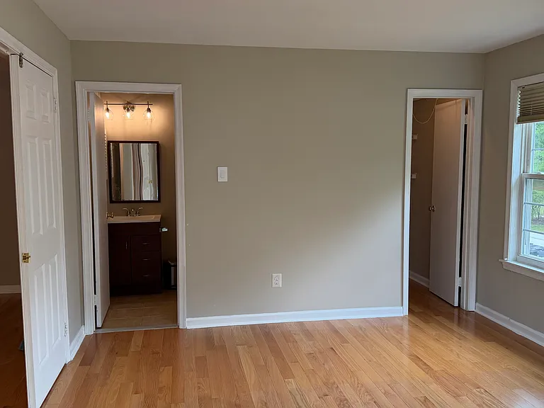 489 Hawthorne Pl — Photo 12