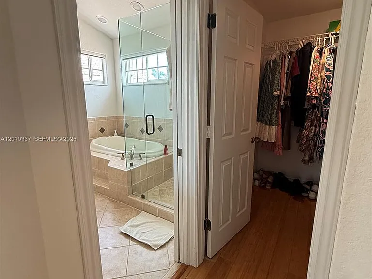 1070 Capistrano — Photo 52