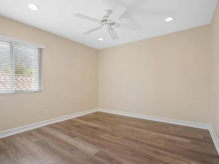 1672 Wellington Pl — Photo 25