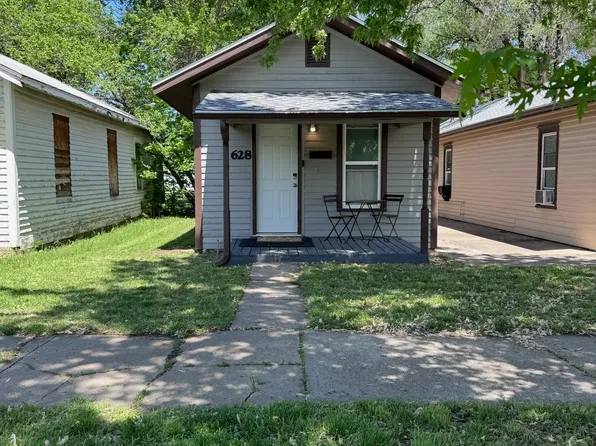 628 W 8th St, Junction City, KS 66441