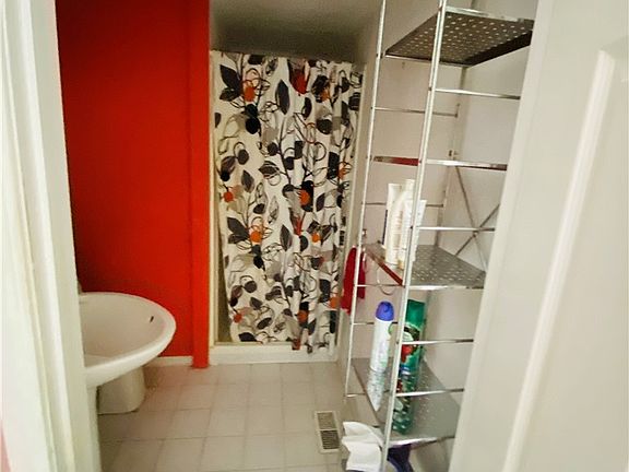 5th image of 144 Jones St