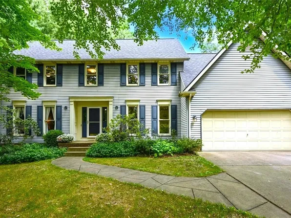 1239 Cherry Wood Way, Uniontown, OH 44685