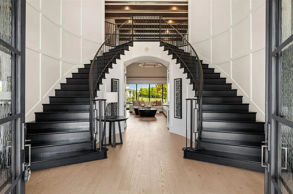 5 bed, 5.5 bath, 6304 sqft, $15,000 — Photo 3