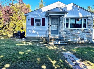 46 Hopewell Ave, Cranston, RI 02920