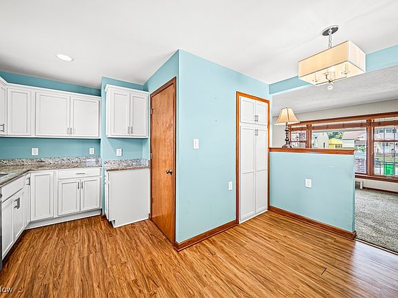 4th image of 29760 Robert St