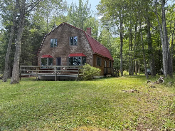 120 Mountain View Dr, Trenton, ME 04605