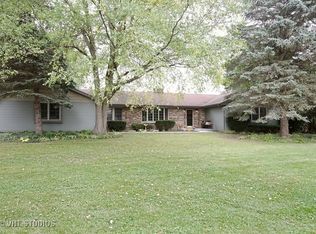 1916 Hunters Ln, Spring Grove, IL 60081