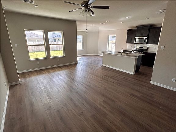 3rd image of 1154 Canton Dr