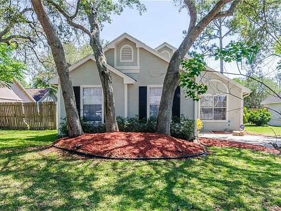 2nd image of 181 Edgewater Cir