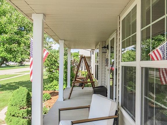 2nd image of 374 Brentwood Dr