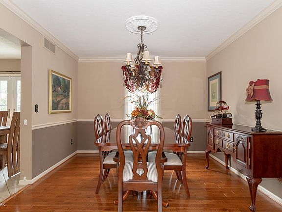 4th image of 2589 Bell Cir