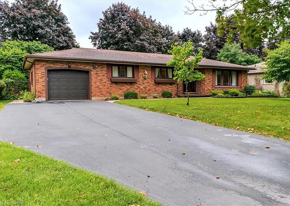 1st image of 99 Berkley Cres