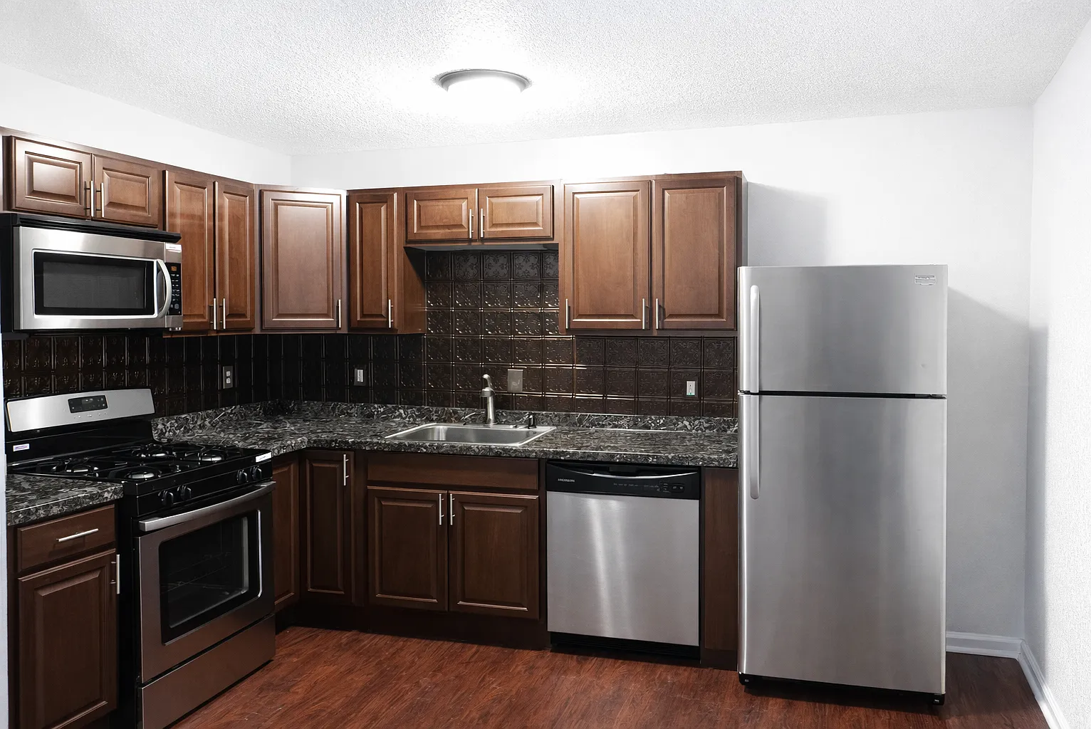 2 bed, 1313 sqft, $1,250 — Photo 2