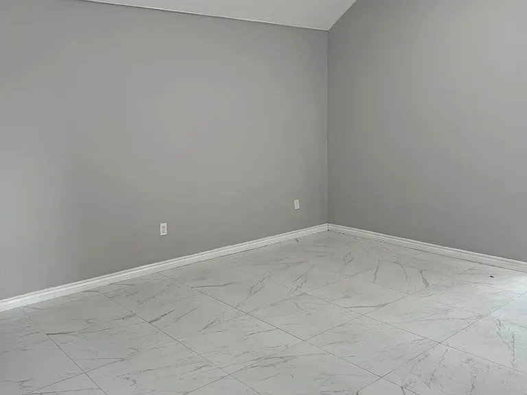 477 Melvin Ave — Photo 5