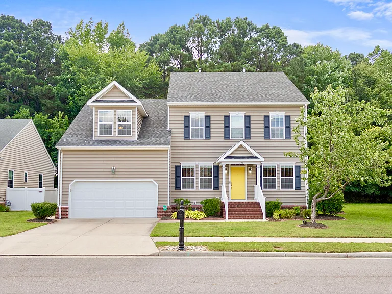 729 Creekwood Dr — Photo 1