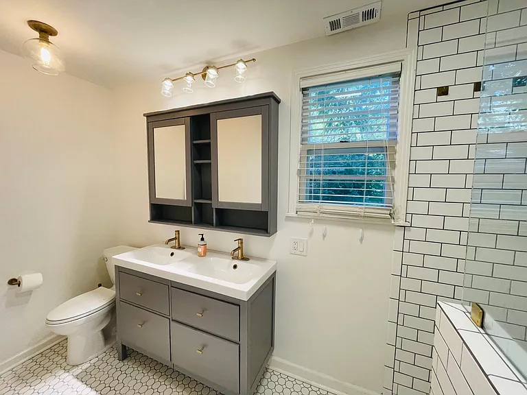 636 Hogan Rd — Photo 6