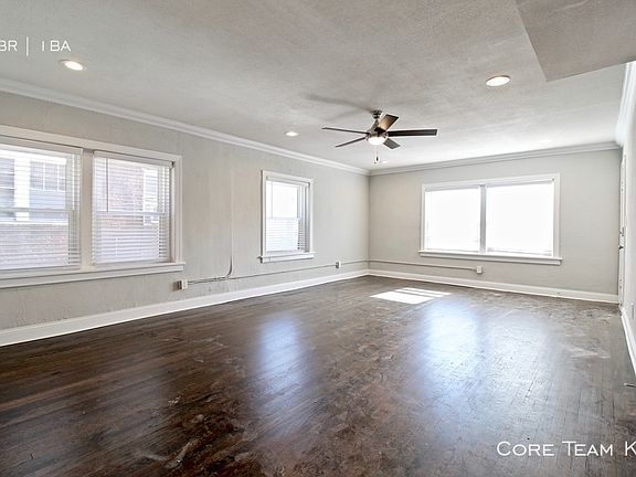 4th image of 211 E 46th St #2B