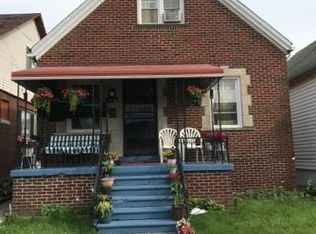 2644 Zinow St, Hamtramck, MI 48212
