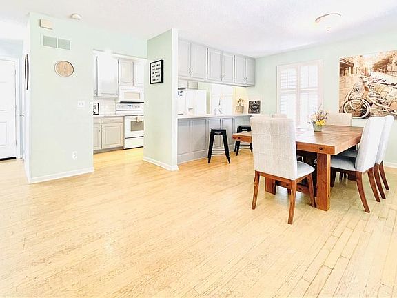 2nd image of 8505 N Winter Ave