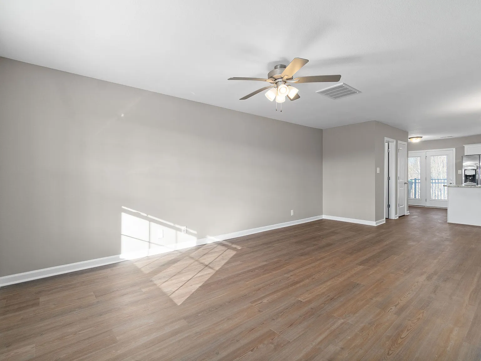 2 bed, 1216 sqft, $1,200 — Photo 3