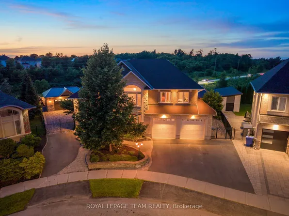 7 Tradewinds Dr, Ottawa, ON K2G 6Y4