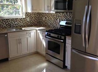 3040 38th St #3, Astoria, NY 11103