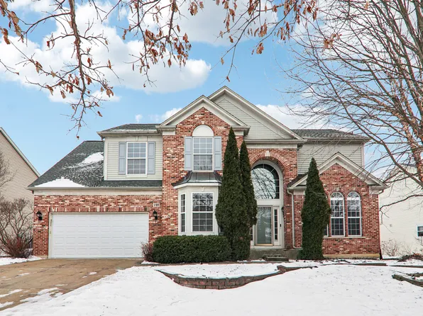148 Rosewood Dr, Streamwood, IL 60107