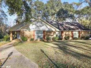 20030 Oakdale Ln, Robertsdale, AL 36567