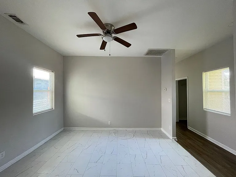 1112 E Bolton St — Photo 3