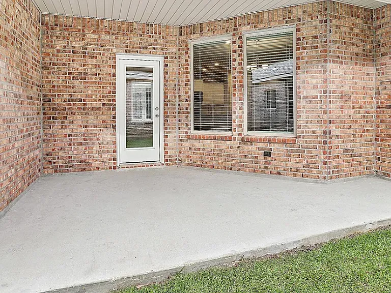 1138 Foxtail Dr — Photo 4