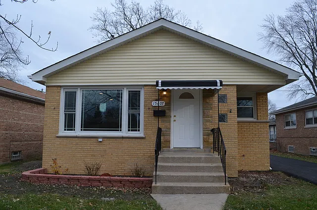 15607 Drexel Ave photo 1