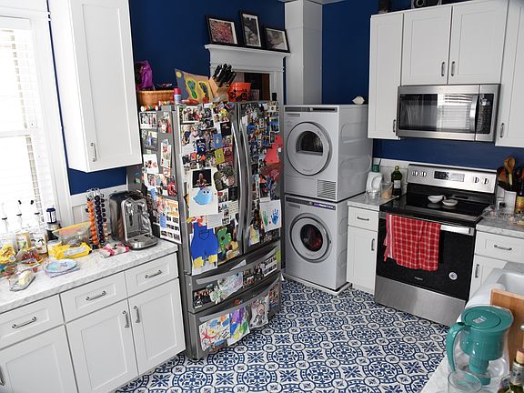 3rd image of 186 W Lawrence St #2