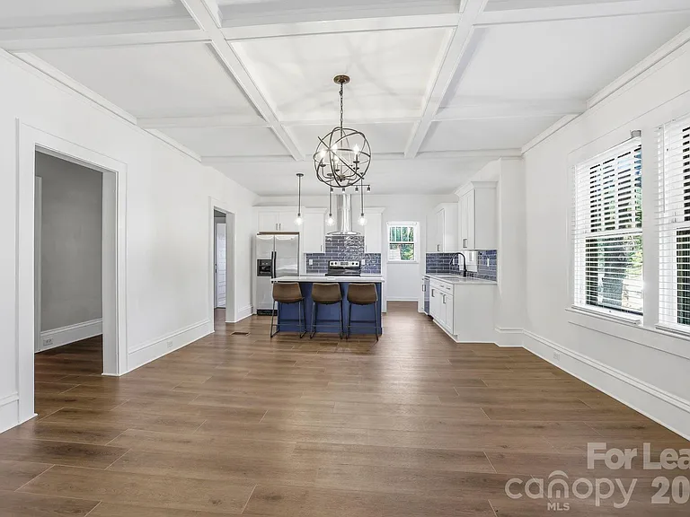 525 W 3rd Ave — Photo 6