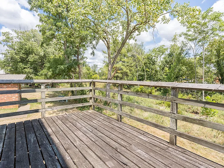 1124 Mountain View Dr — Photo 12