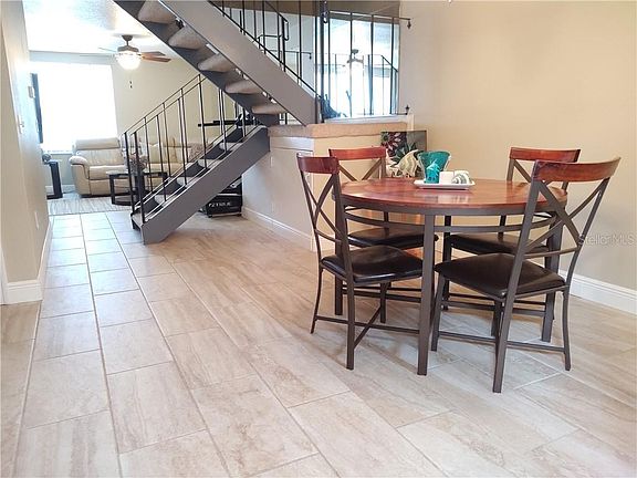 3rd image of 2927 Pine Cone Cir