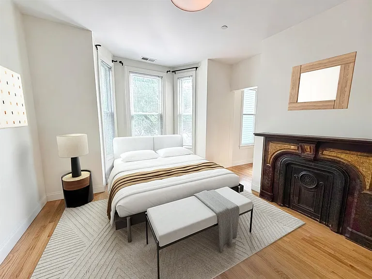 250 Webster St #2 — Photo 9