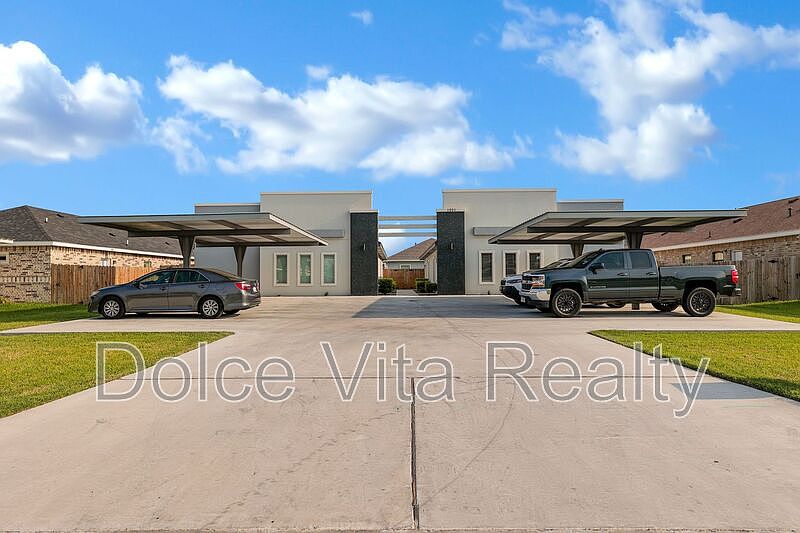 1st image of 1001 W La Pointe Ave #2