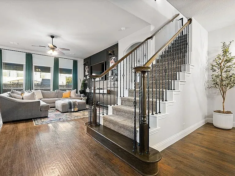 532 Tierra Vista Way — Photo 4