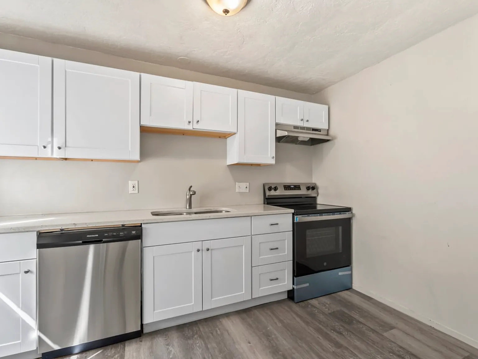 Towne Apartments — Photo 4