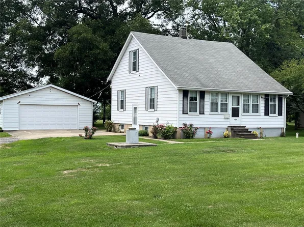 404 N Verson St, Marine, IL 62061