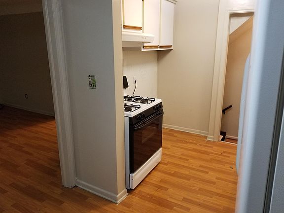 4th image of 7612 Hazelton St