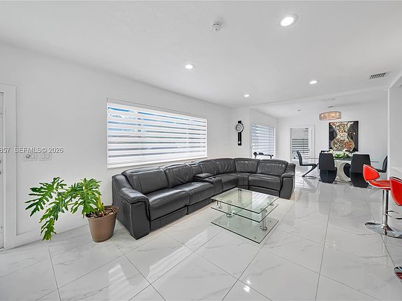 3rd image of 9365 SW 44th St