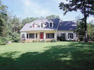 1235 Treadway Dr, Dandridge, TN 37725
