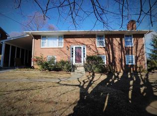 303 Burnley Dr, Staunton, VA 24401