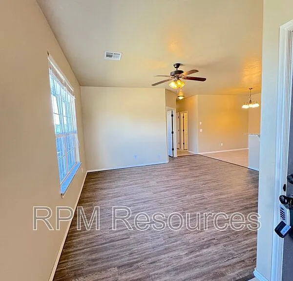 167 Bison Court Way — Photo 3