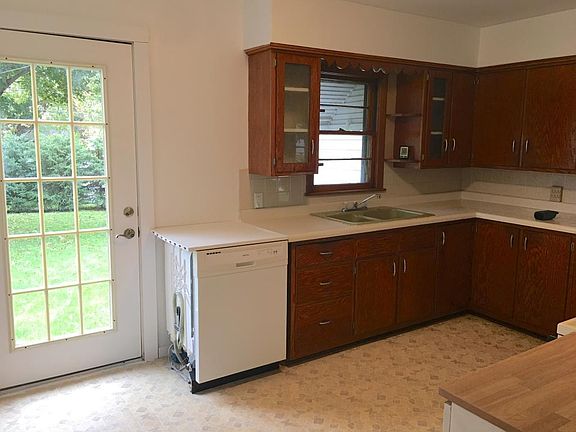 4th image of 1014 Columbus Ave
