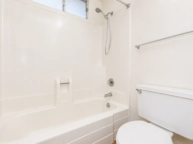 El Dorado Apartments — Photo 8